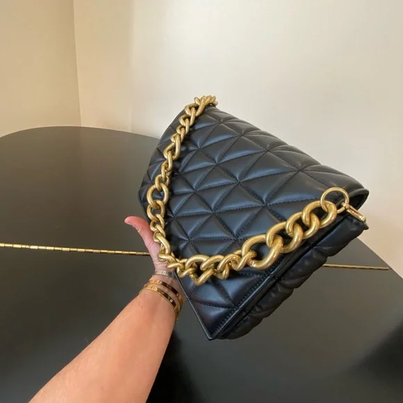 NWT Zara bloggers fav black faux leather quilted chunky chain strap shoulder bag